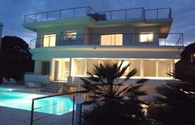 Villa – Cap d'Antibes, Antibes, Côte d'Azur,  Frankreich. 13 200 €  pro Woche