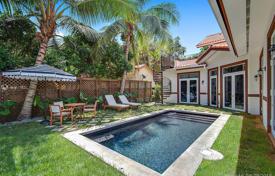 7-zimmer villa 296 m² in Miami, Vereinigte Staaten. 1 282 000 €