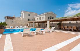 Villa – Elounda, Agios Nikolaos, Kreta,  Griechenland. 28 000 €  pro Woche