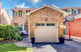 6-zimmer haus in der stadt in Scarborough, Kanada. C$1 345 000