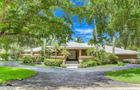 Villa – Coral Gables, Florida, Vereinigte Staaten. 1 741 000 €