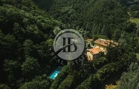 31-zimmer villa in Castelnuovo di Garfagnana, Italien. 3 300 000 €