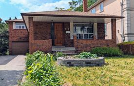 9-zimmer haus in der stadt in North York, Kanada. C$2 789 000