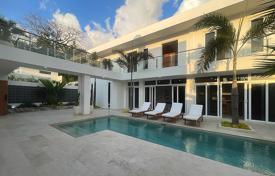 4-zimmer villa 375 m² in Tumbak Bayuh, Indonesien. $640 000
