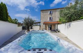 2-zimmer haus in der stadt 105 m² in Poreč, Kroatien. 345 000 €