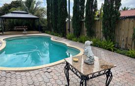 3-zimmer haus in der stadt 154 m² in Miami, Vereinigte Staaten. $680 000