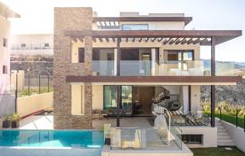 Villa – Benahavis, Andalusien, Spanien. 1 990 000 €