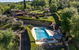 9-zimmer landgut 243 m² in Trequanda, Italien. 1 450 000 €
