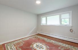 9-zimmer haus in der stadt in Scarborough, Kanada. C$1 294 000