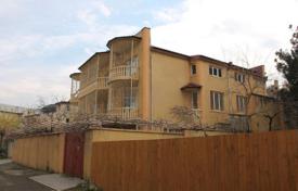 Haus in der Stadt – Vake-Saburtalo, Tiflis, Georgien. $620 000