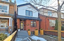 Haus in der Stadt – York, Toronto, Ontario,  Kanada. C$1 882 000