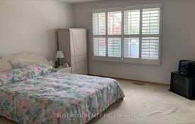 8-zimmer haus in der stadt in Scarborough, Kanada. C$1 703 000