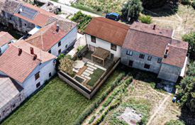 Grundstück in Pula, Kroatien. 49 000 €