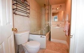 6-zimmer haus in der stadt in Etobicoke, Kanada. C$1 280 000