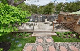 14-zimmer haus in der stadt in Scarborough, Kanada. C$1 381 000