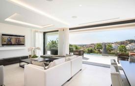 Villa – Nueva Andalucia, Marbella, Andalusien,  Spanien. 3 250 000 €