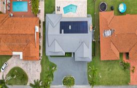 Haus in der Stadt – Hialeah, Florida, Vereinigte Staaten. $1 399 000