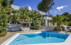 Villa – Ibiza, Balearen, Spanien. 14 700 €  pro Woche