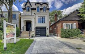 Haus in der Stadt – East York, Toronto, Ontario,  Kanada. C$2 127 000