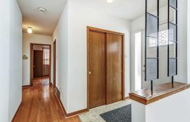 3-zimmer haus in der stadt in Scarborough, Kanada. C$1 239 000
