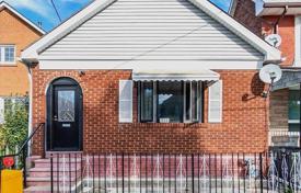 8-zimmer haus in der stadt in York, Kanada. C$1 254 000