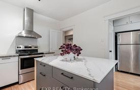 9-zimmer haus in der stadt in York, Kanada. C$1 292 000