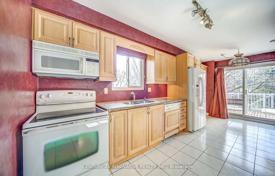 7-zimmer haus in der stadt in Scarborough, Kanada. C$1 412 000