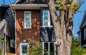 5-zimmer haus in der stadt in East York, Kanada. C$1 482 000