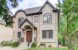 7-zimmer haus in der stadt in North York, Kanada. C$2 352 000