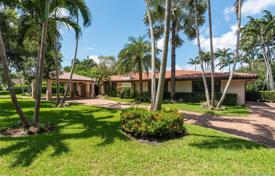 Villa – Pinecrest, Florida, Vereinigte Staaten. 2 153 000 €