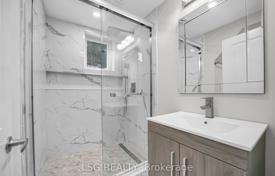 16-zimmer haus in der stadt in North York, Kanada. C$2 259 000