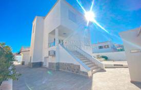 6-zimmer villa 330 m² in Torrevieja, Spanien. 695 000 €