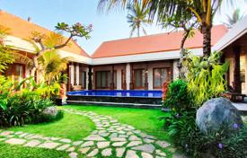 10-zimmer villa 400 m² in Candidasa, Indonesien. $324 000