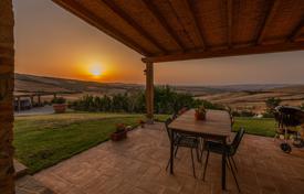 12-zimmer landgut 369 m² in Siena, Italien. 1 790 000 €