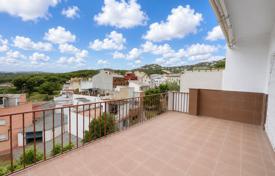 3-zimmer stadthaus 186 m² in Lloret de Mar, Spanien. 299 000 €