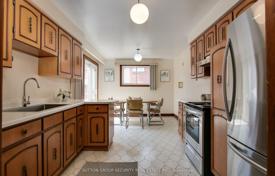 11-zimmer haus in der stadt in Scarborough, Kanada. C$1 929 000