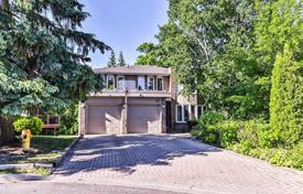 6-zimmer haus in der stadt in East York, Kanada. C$2 047 000