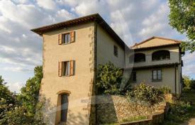 4-zimmer villa 590 m² in Arezzo, Italien. 750 000 €