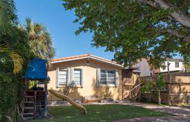 Einfamilienhaus – Surfside, Florida, Vereinigte Staaten. $783 000