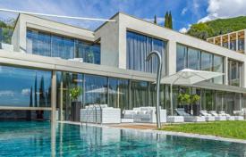 Villa – Gardone Riviera, Lombardei, Italien. Price on request