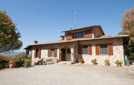 5-zimmer villa 299 m² in Radda In Chianti, Italien. 800 000 €