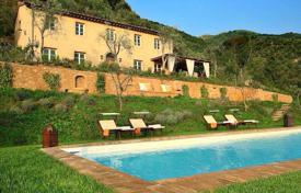 Villa – Camaiore, Toskana, Italien. 4 450 €  pro Woche