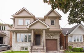 Haus in der Stadt – East York, Toronto, Ontario,  Kanada. C$2 247 000