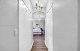 4-zimmer haus in der stadt 421 m² in Miami, Vereinigte Staaten. $1 450 000
