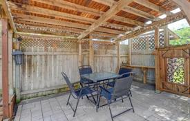 10-zimmer haus in der stadt in Scarborough, Kanada. C$1 488 000