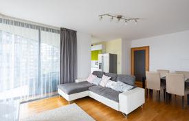 Wohnung 101 m² in Prag, Tschechien. 300 000 €