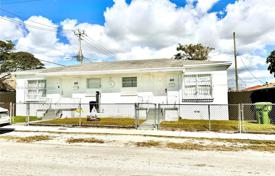 Haus in der stadt 132 m² in Miami, Vereinigte Staaten. $730 000