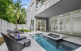 6-zimmer villa 464 m² in Miami, Vereinigte Staaten. $1 699 000