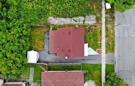9-zimmer haus in der stadt in Scarborough, Kanada. C$1 288 000