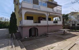 Studio-Apartment, Insel Krk, Malinska, mit großer Terrasse!. 115 000 €